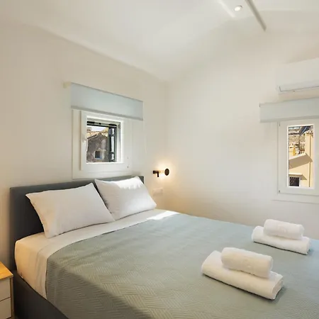 Spianada Crown Attic * Corfu (city)